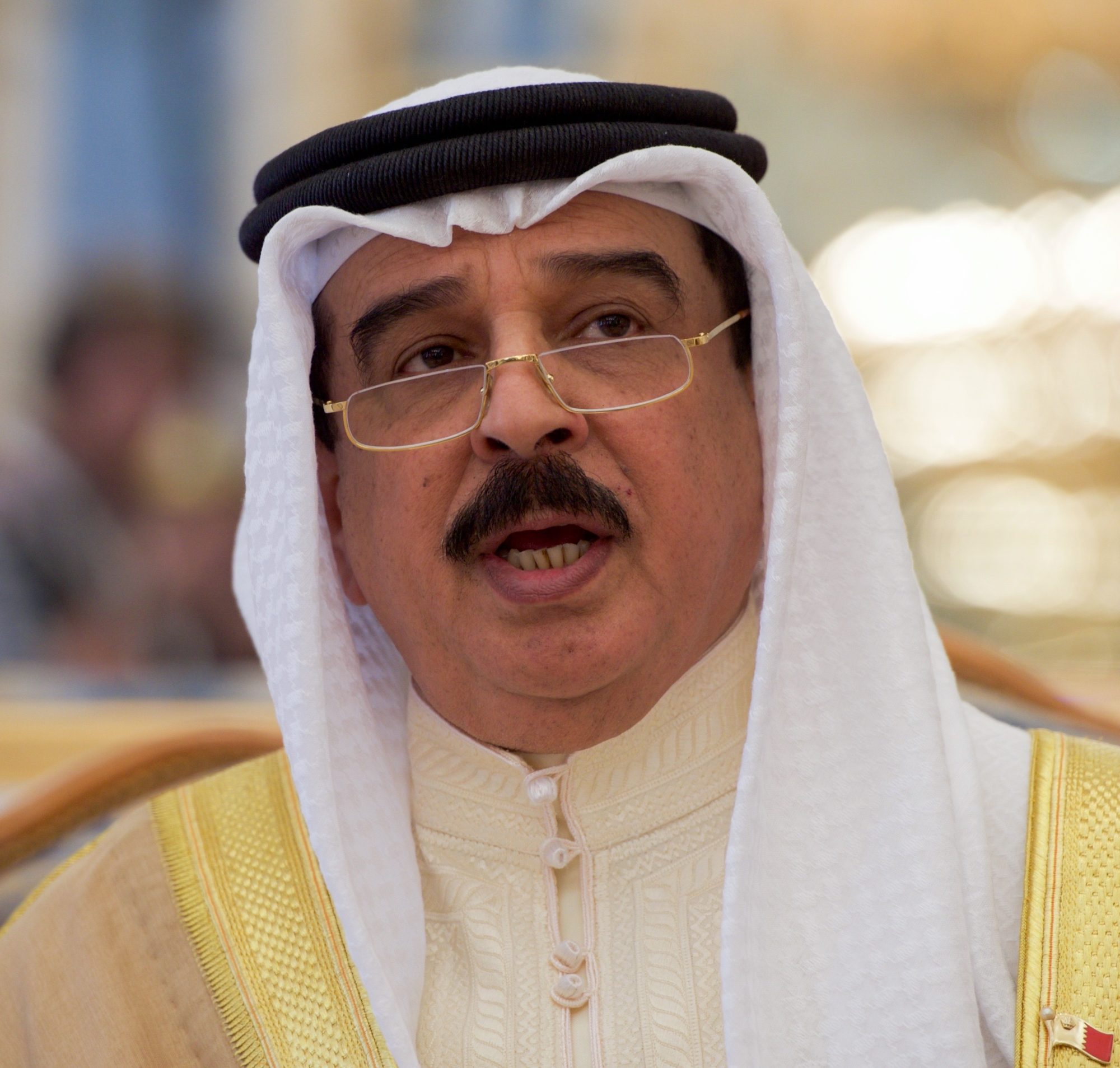 الحكم الخليفي في البحرين: اضطهاد الشعب وهدم المساجد واعتقال العلماء