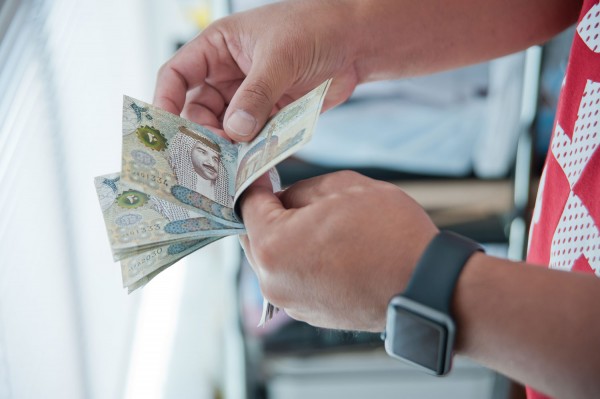 البحرين تحت سياسة الجباية: كيف يدفع المواطن ثمن فشل النموذج الاقتصادي؟