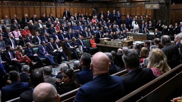 نواب بريطانيون يفتحون ملف القمع في البحرين ويطالبون بعقوبات دولية