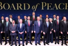 ترامب يسخر من ملك البحرين علنا في اجتماع مجلس السلام بشأن غزة