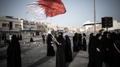 قمع رقمي واعتقالات سياسية.. البحرين تواصل إغلاق الفضاء العام وترسيخ دولة الرقابة