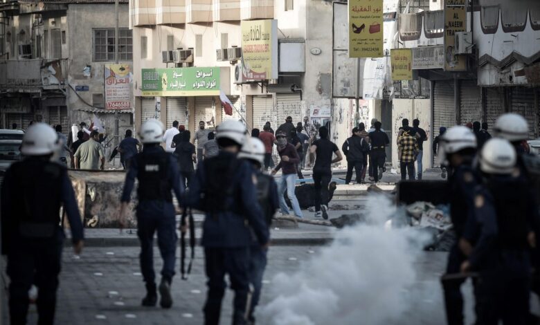منظمات حقوقية تفضح حملة الاعتقالات في البحرين بسبب الحرب على إيران