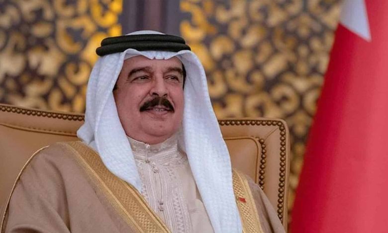 مشروع وثائق الولاء والتأييد يفضح انعدام شعبية حمد بن عيسى آل خليفة